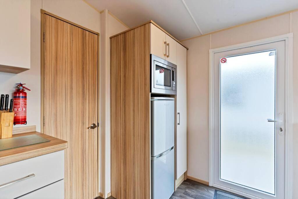Tattershall Lakes: Sally'S Superior Stay Exterior photo
