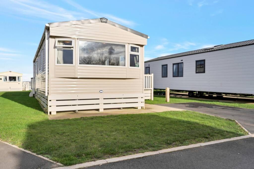 Tattershall Lakes: Sally'S Superior Stay Exterior photo